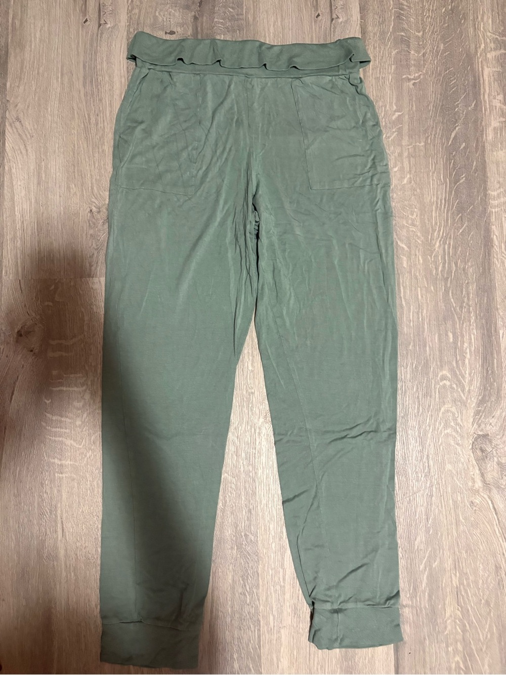 3 for $15 La vie en rose green fold over sweat pants size small